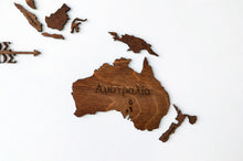 Φόρτωση εικόνας στο εργαλείο προβολής Συλλογής, Ξύλινος παγκόσμιος χάρτης τοίχου ΚΑΣΤΑΝΙΑ - (115 x 65) / Με ονόματα