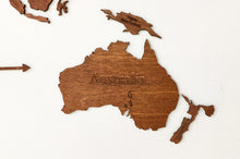 Φόρτωση εικόνας στο εργαλείο προβολής Συλλογής, Ξύλινος παγκόσμιος χάρτης τοίχου ΚΑΣΤΑΝΙΑ - (115 x 65) / Με αγγλικά ονόματα