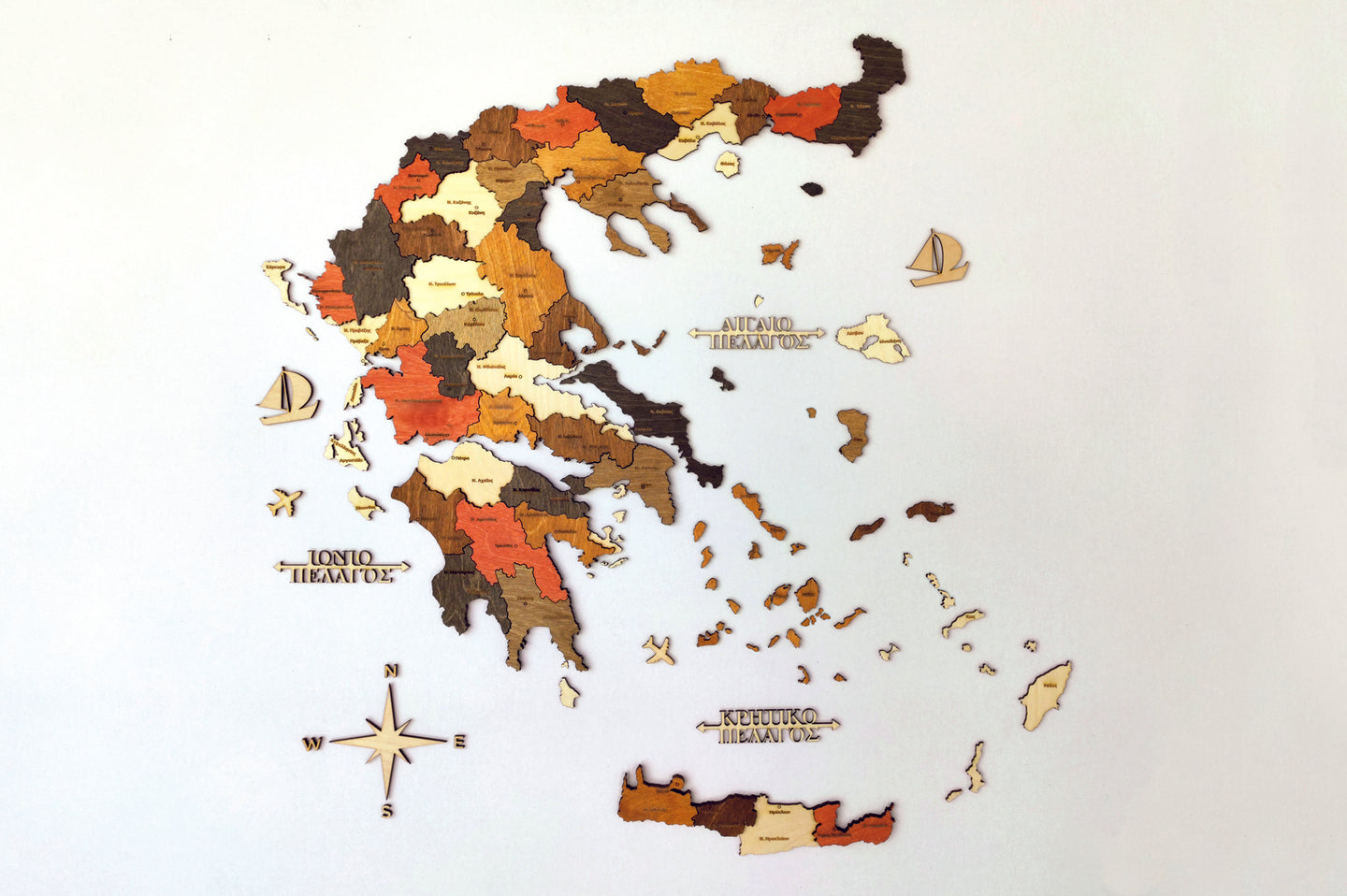 Ξύλινος τρισδιάστατος χάρτης Ελλάδας - (70 x 70) / Με ονόματα νομών